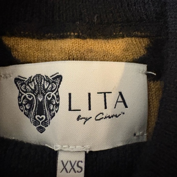 Lita By Ciara Chic Black and Tan Patterned Women's Sweater - Picture 7 of 7